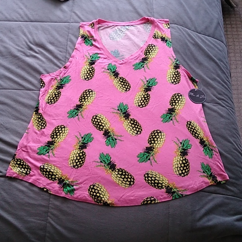 🌷 NWT Mic & Jax pineapple tank top